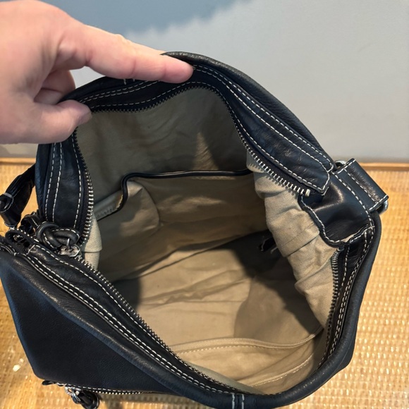 Banana Republic black pebbled leather hobo bag / purse in excellent condition!! - Picture 10 of 16